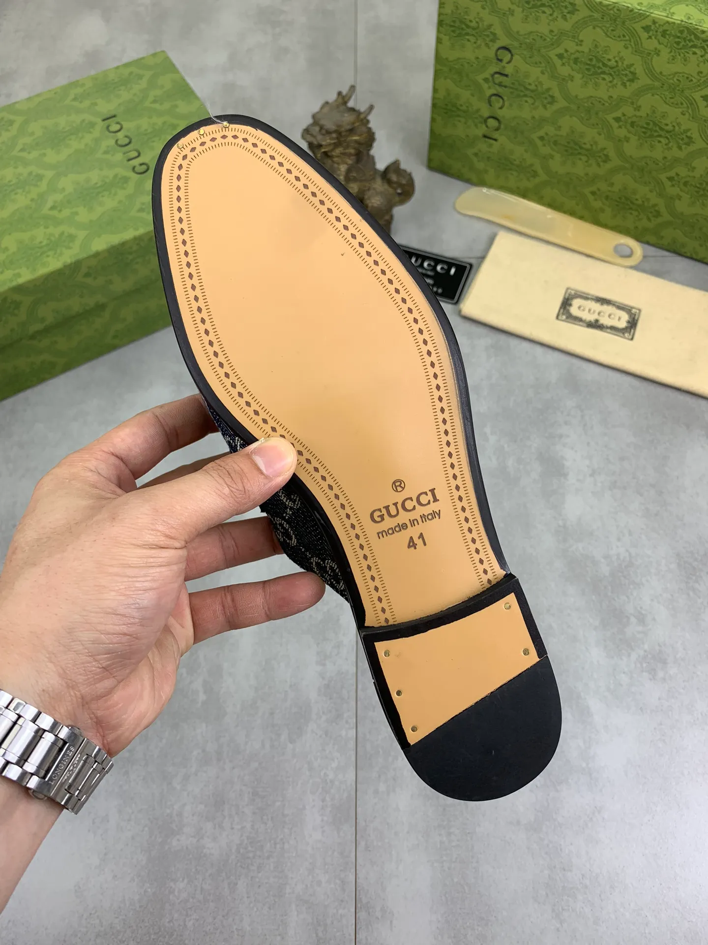 Men's Men's Shoes💰P480💰【New Style】Water-dyed Niuli High Quality Gucci half-drag business leather shoes hot selection (Gucci) official website latest Gucci half-drag 🎁 business leather shoes, hot style 💥 simple and elegant style, exclusive for trendy men. Unique official website latest brand original double G embossing Elements 👑 Original Gucci decoration, fashionable and elegant, fabric original calfskin ✅ Fully imported first-layer cowhide lining, official website designated wear-resistant, rubber business outsole, classic model taken at the counter in real life 🎬Number: 38-44 (45 46 customized) 2⃣️colors available